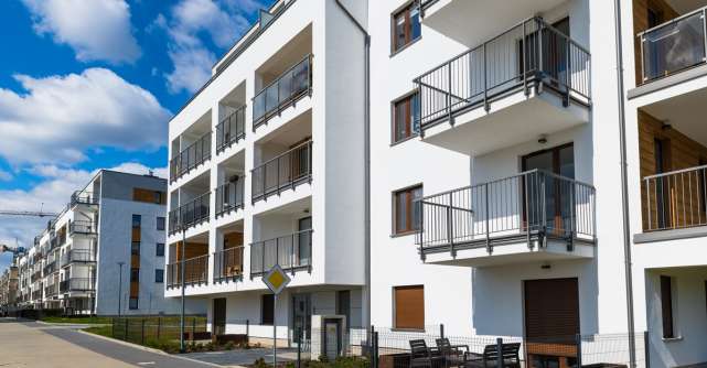Cumpărarea unui apartament la ultimul etaj al blocului: 8 aspecte de care să ții cont