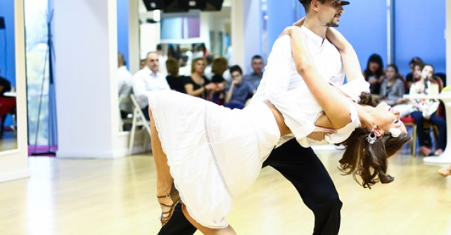 Rezolutiile noului an: O minte relaxata si un corp tonifiat prins dans