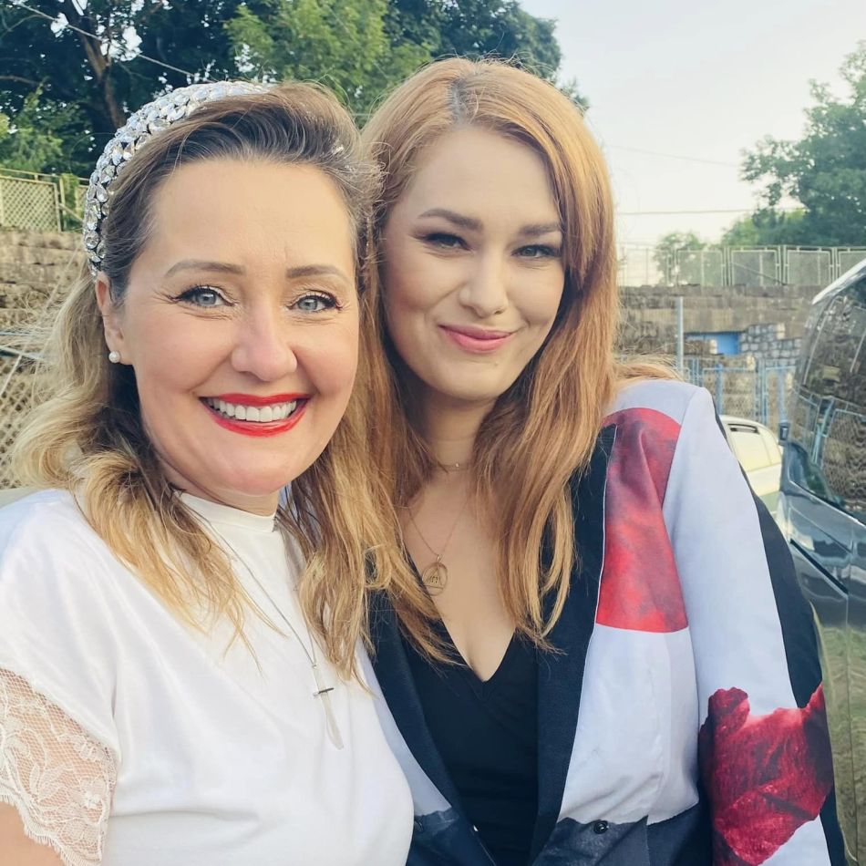 Elena Lasconi, lovitură direct în inimă din partea fiicei sale! Cum a reacționat edilul când a aflat orientarea sexuală a Oanei 