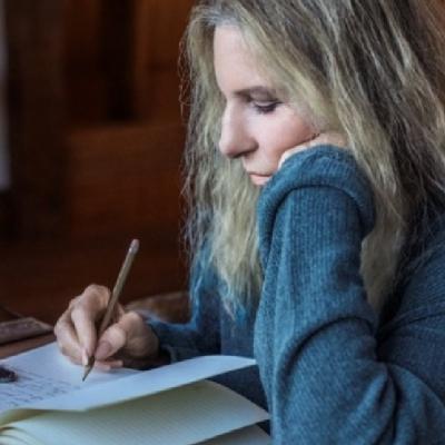 Vedeta muzicii internaționale Barbra Streisand va lansa un nou single pentru serialul The Tattooist of Auschwitz