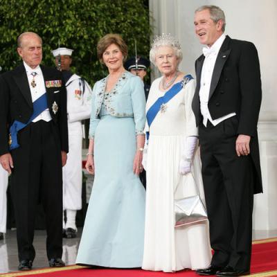 Respectarea etichetei white tie pentru o nunta la castel