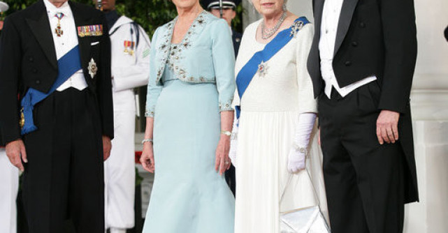 Respectarea etichetei white tie pentru o nunta la castel