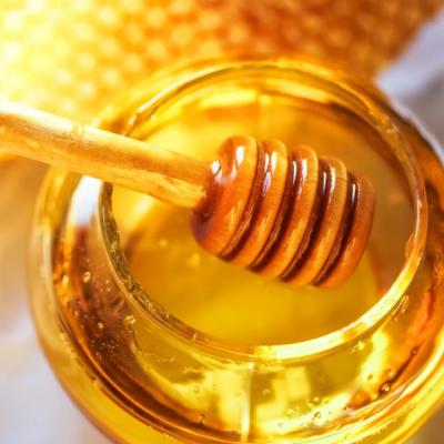 13 moduri in care mierea iti face bine