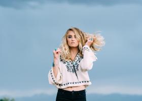 Divorțată pe tărâm mioritic - un articol de Necăjitul