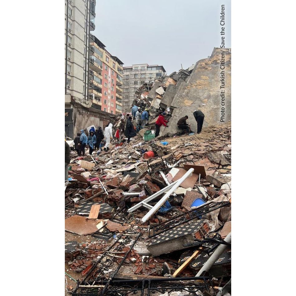 Copiii din Turcia și Siria sunt în risc vital. Salvați Copiii România anunță  un mecanism de ajutor imediat