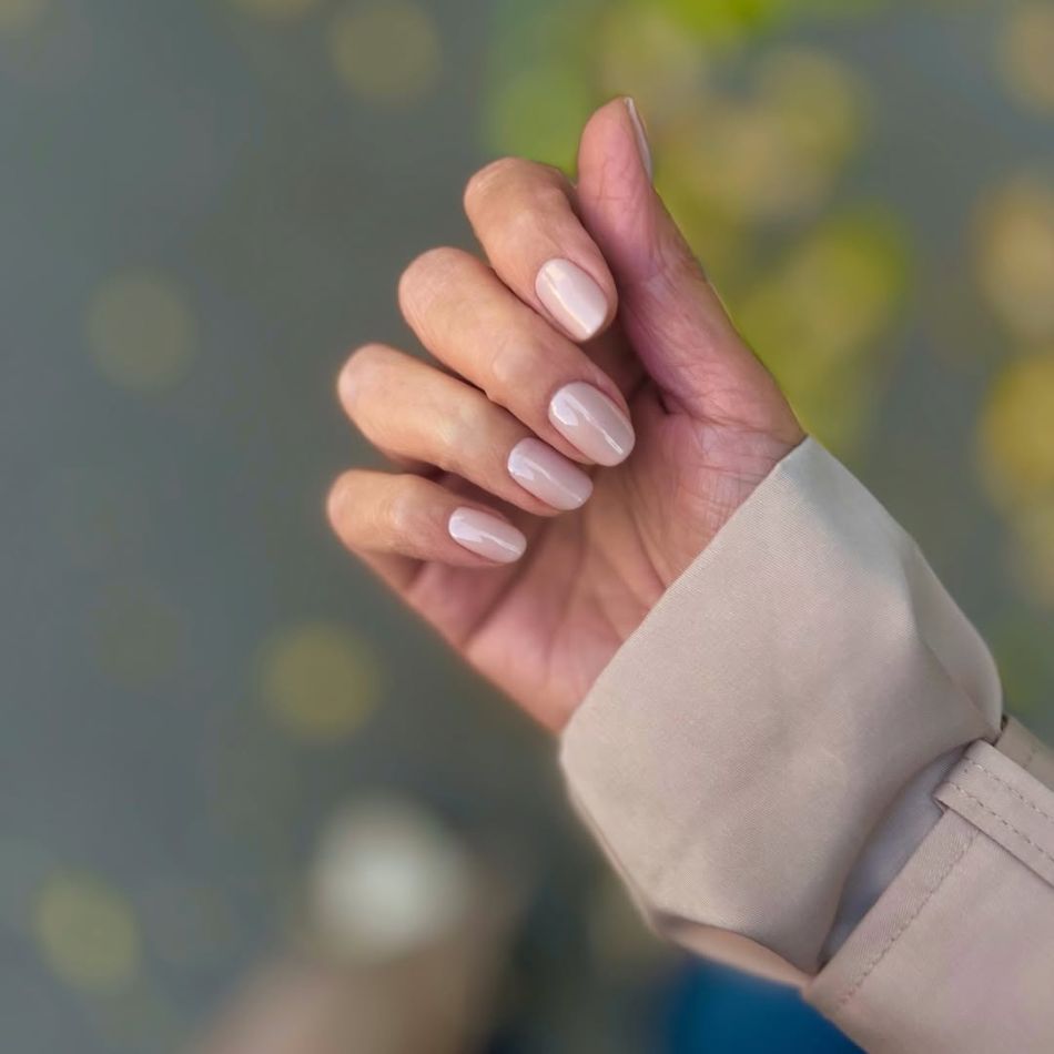 Modele de unghii: Laser Thread, trendul coreean care transformă lumina în artă pe unghii