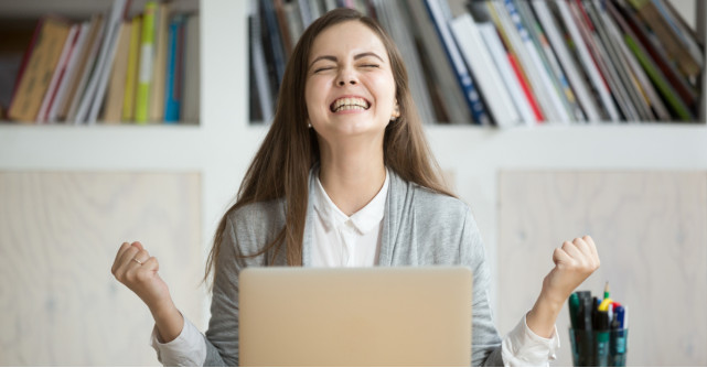 Studiu: Spre ce cariere se îndreaptă tinerele din România?