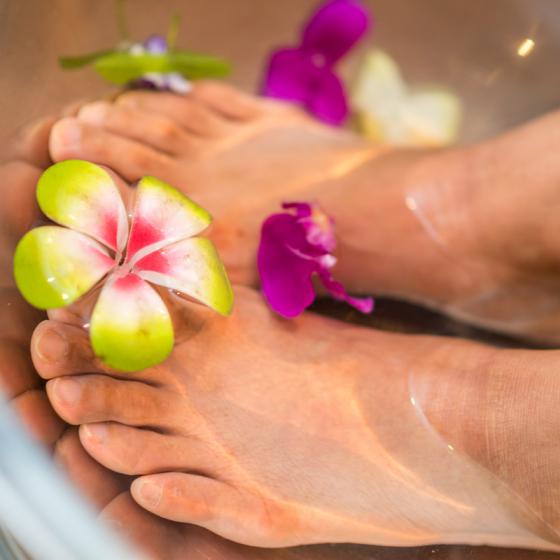 Cum îți îngrijești tălpile și pedichiura într-un mod sănătos