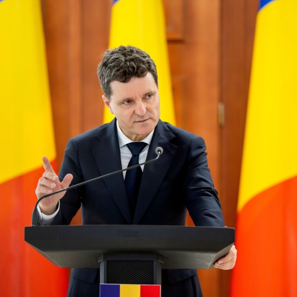 Nicușor Dan și Mirabela Grădinaru și-au dus fiica la școală. Aheea a început clasa a IV-a