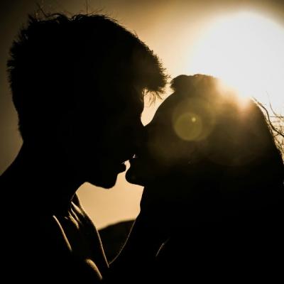 10 carti care te transforma in iubita perfecta