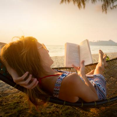 Carti de citit pe plaja: Colectionara de parfumuri interzise