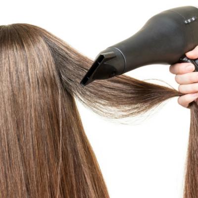 Protejeaza-ti parul de efectele nocive ale uscatorului de par