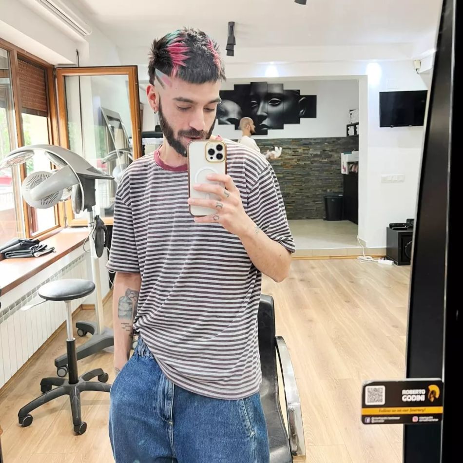 Motivul pentru care fiul adoptiv al Luminiței Anghel a dispărut din online: Poate îmi donează cineva și mie un telefon...