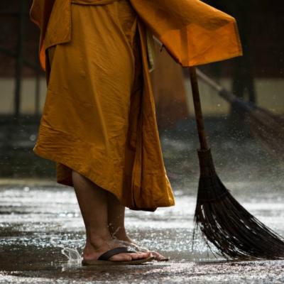 Adopta aceste 5 obiceiuri ale călugărilor budiști și te vei curăța pentru totdeauna de energia negativă