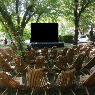 O vară plină de artă grație proiecțiilor speciale într-un cadru alternativ, marca Happy Cinema și Caro Cultura