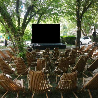 O vară plină de artă grație proiecțiilor speciale într-un cadru alternativ, marca Happy Cinema și Caro Cultura