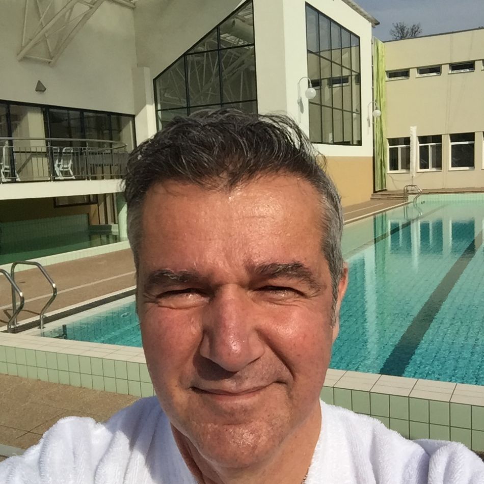 Dan Bittman merge cu autobuzul prin București: Unii se uită, alții nu. Mă simt foarte bine...