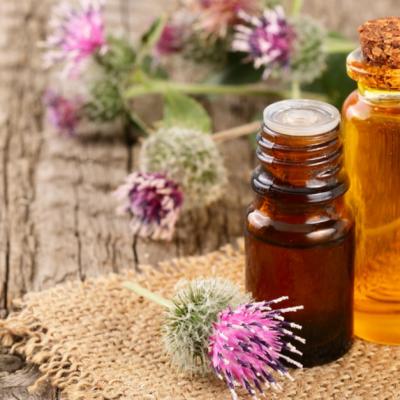 Principalele uleiuri esenţiale recomandate în calmarea durerilor şi modul lor de utilizare