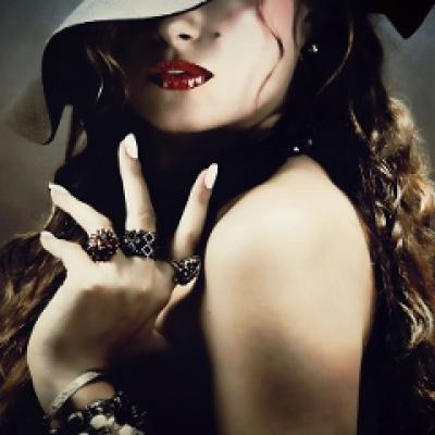 Practic: Unghii cu model de capsune