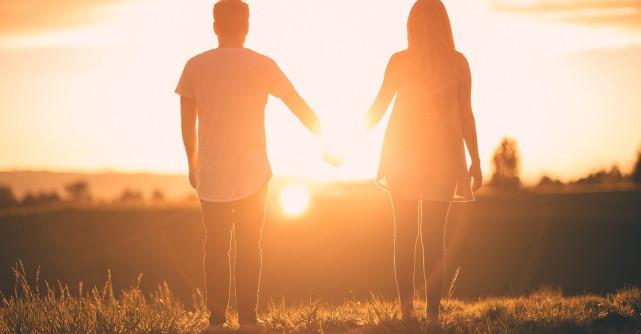 Cele 4 tipuri de conexiuni sufletesti care iti inalta spiritul si iti asigura fericirea