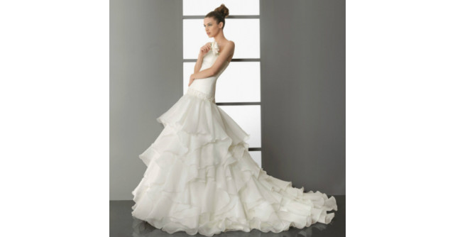 50 Rochii de mireasa cu trena