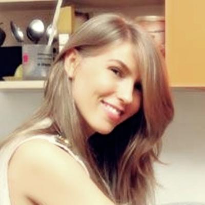 Foto: Corina, femeia sorcova! Tinutele pentru care am inventa butonul de Dislike