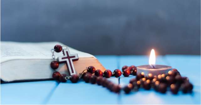 În lumea rugăciunii: ce este rugăciunea și cum ne vindecă