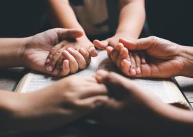 Rugăciunile serii: Puterea și importanța lor în viața creștină