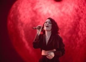 Jessie J, revenire emoționantă după ce a fost diagnosticată cu cancer. Momentul în care și-a adus fiul de 2 ani pe scenă