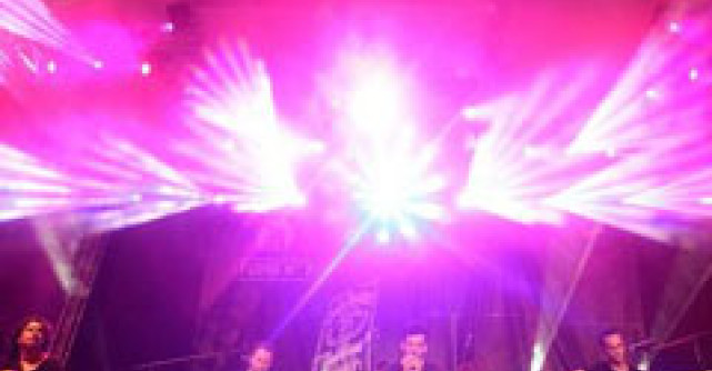 Galerie foto: petrecere pe malul Marii Negre