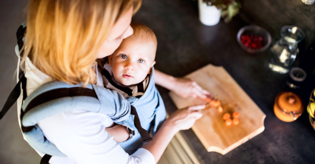 Top 5 Cele mai bune sisteme de purtare pentru bebeluși și copii mici