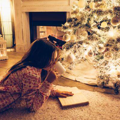 4 cadouri cu cele mai frumoase povești de Craciun, pentru cei mari și cei mici