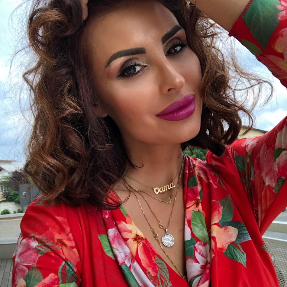 Roxana Blagu, suferința nesfârșită a unei mame respinse. Fiica sa, Oana, nu vrea să audă de ea: Nu pot să forțez inima ei...