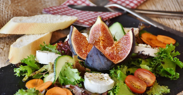 Ce sa comanzi la restaurant ca sa eviti uleiurile nesanatoase si atunci cand mananci in oras