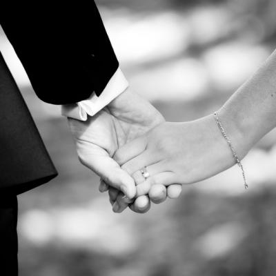 Barbatul care este capabil sa tina piept intregii lumi pentru iubirea ta