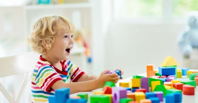 Idei de jucării și activități pentru bebeluși 0-6 luni 