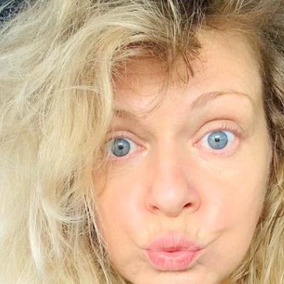 Dana Nălbaru reinventează gustările sănătoase la țară: Hummus cu avocado, un deliciu gata în două minute