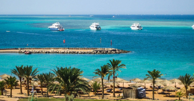 Românii sunt invitați la vacanțe exotice în sezonul rece: peste 30% mai mulți turiști au vizitat Egiptul în această toamnă