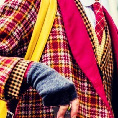 Sacoul cu imprimeu colorat este o piesă ce transformă total ținuta ta