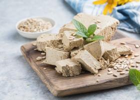 Halva de casă: Rețetă simplă și rapidă pentru un desert natural plin de savoare