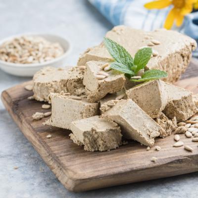 Halva de casă: Rețetă simplă și rapidă pentru un desert natural plin de savoare