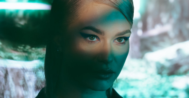 Feli canta Vantul bate, o piesa-oglinda despre dragostea de femeie