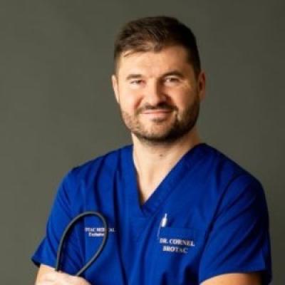 Rolul kinetoterapiei în tratarea osteoporozei: mișcarea care reconstruiește încrederea în propriul corp