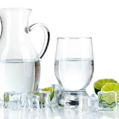 (P) Expertul ne indeamna: Consumul de lichide pentru o hidratare optima