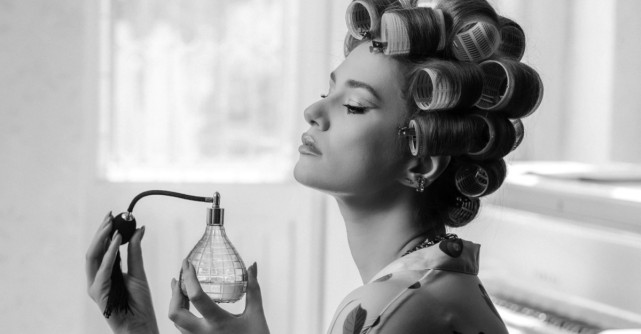 Feli cântă despre o 'Dragoste nebună'