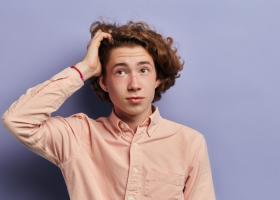 Salonul de acasa: foarfeca profesionala sau masina de tuns?