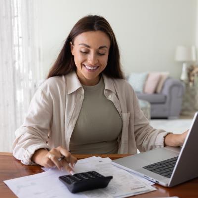 Cum să-ți organizezi mai bine bugetul lunar: sfaturi simple care fac diferența