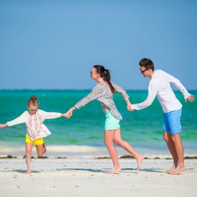 Cum ne ferim de tulburările digestive în vacanță: recomandări pentru întreaga familie