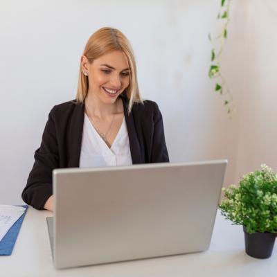 Sfaturi de carieră: Te poate ajuta un profil de LinkedIn optimizat? Cum să folosești platforma ca un profesionist