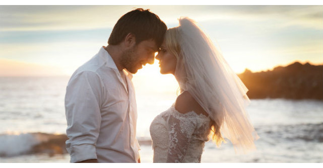 In urma unui accident de masina, sotia lui si-a pierdut memoria. Ce a facut barbatul pentru ea? INCREDIBIL